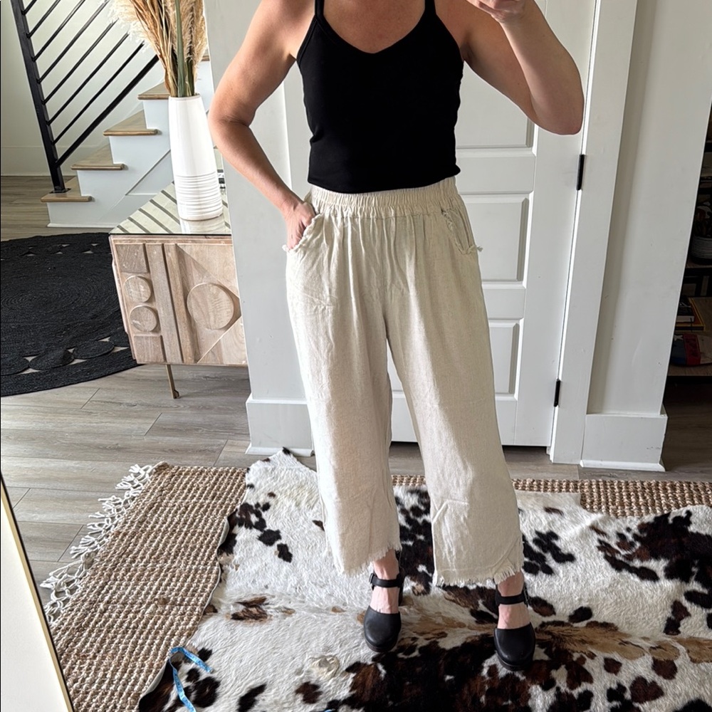 Umgee Women's Cream Wide-Leg Cropped Pants Distressed Edges Size Small